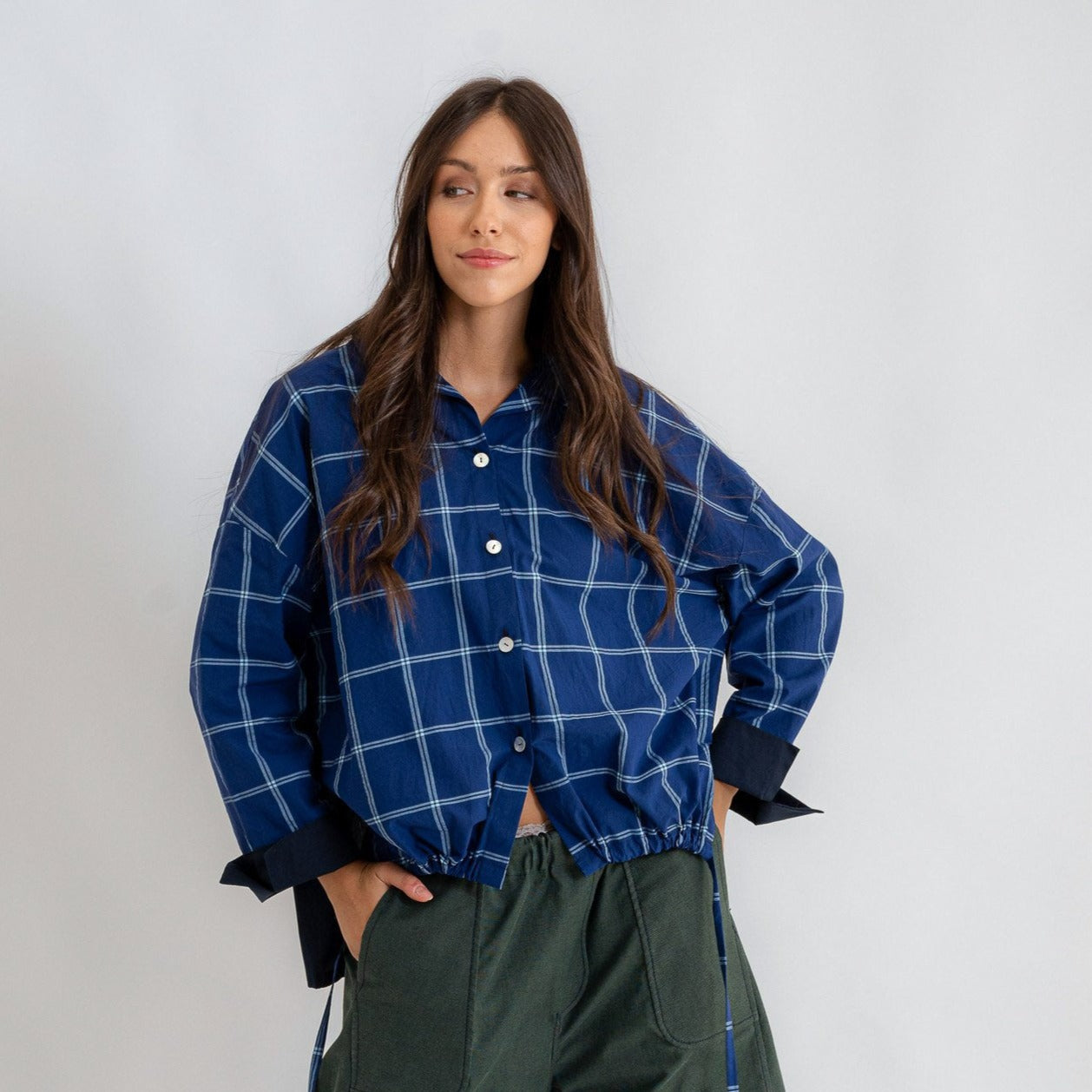 Camicia mod. Re:becca Over a quadri con bottoni e coulisse