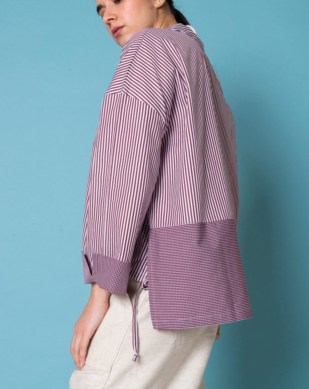 Camicia mod. Re:becca Over a righe con bottoni e coulisse
