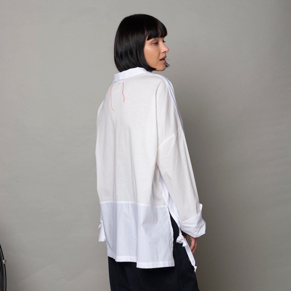 Camicia bianca over con bottoni e coulisse Mod. Re:becca