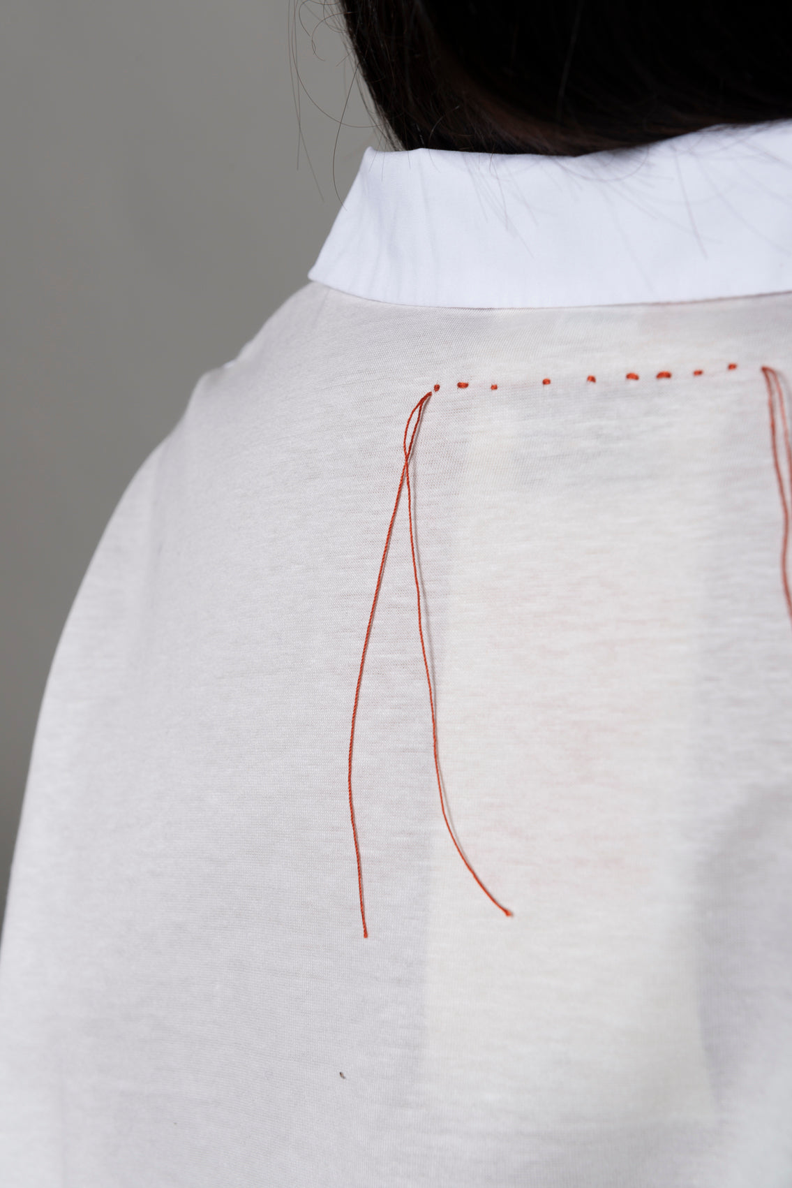 Camicia bianca over con bottoni e coulisse Mod. Re:becca