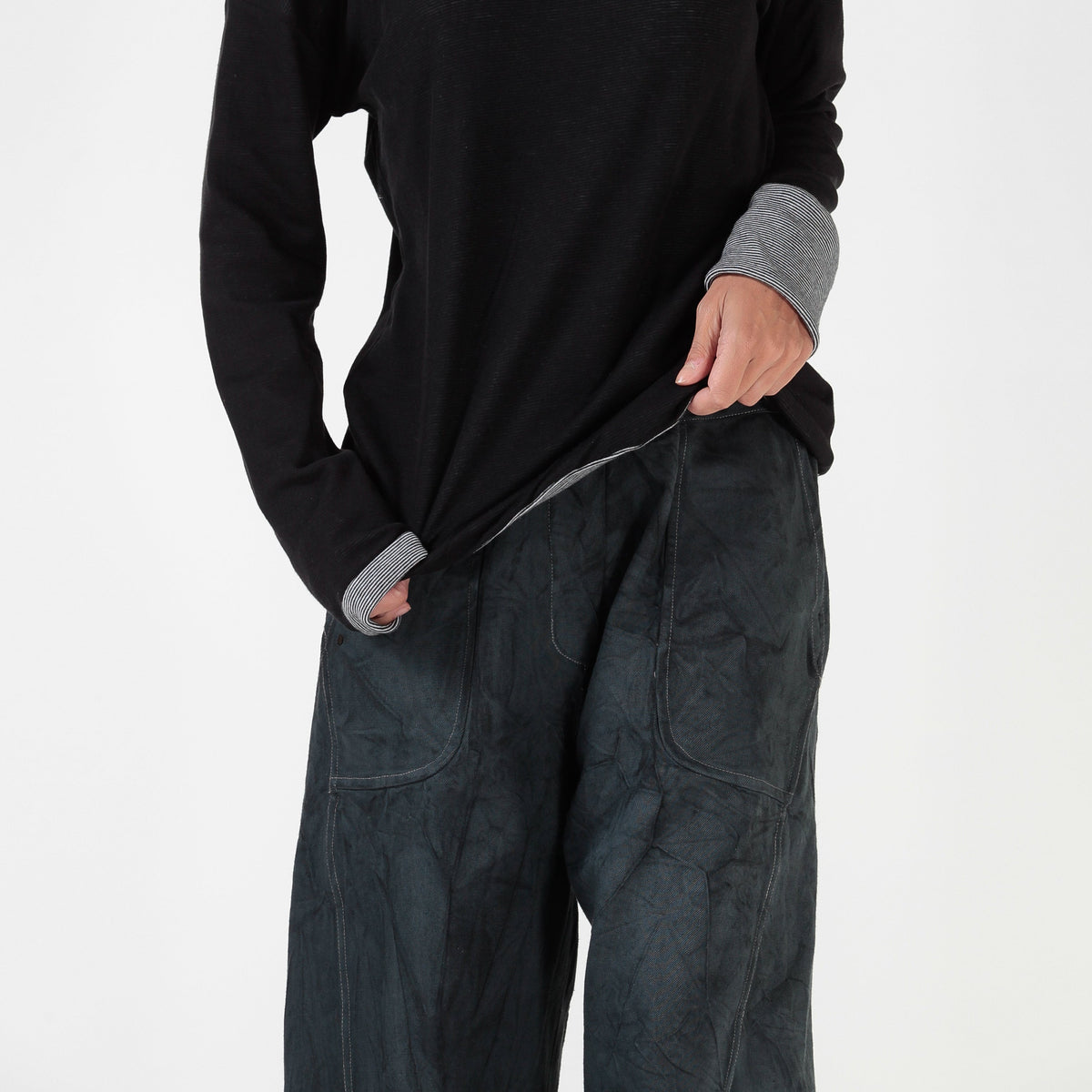 RE:VERSIBILE — Pantalone Balloon in denim reversibile nero