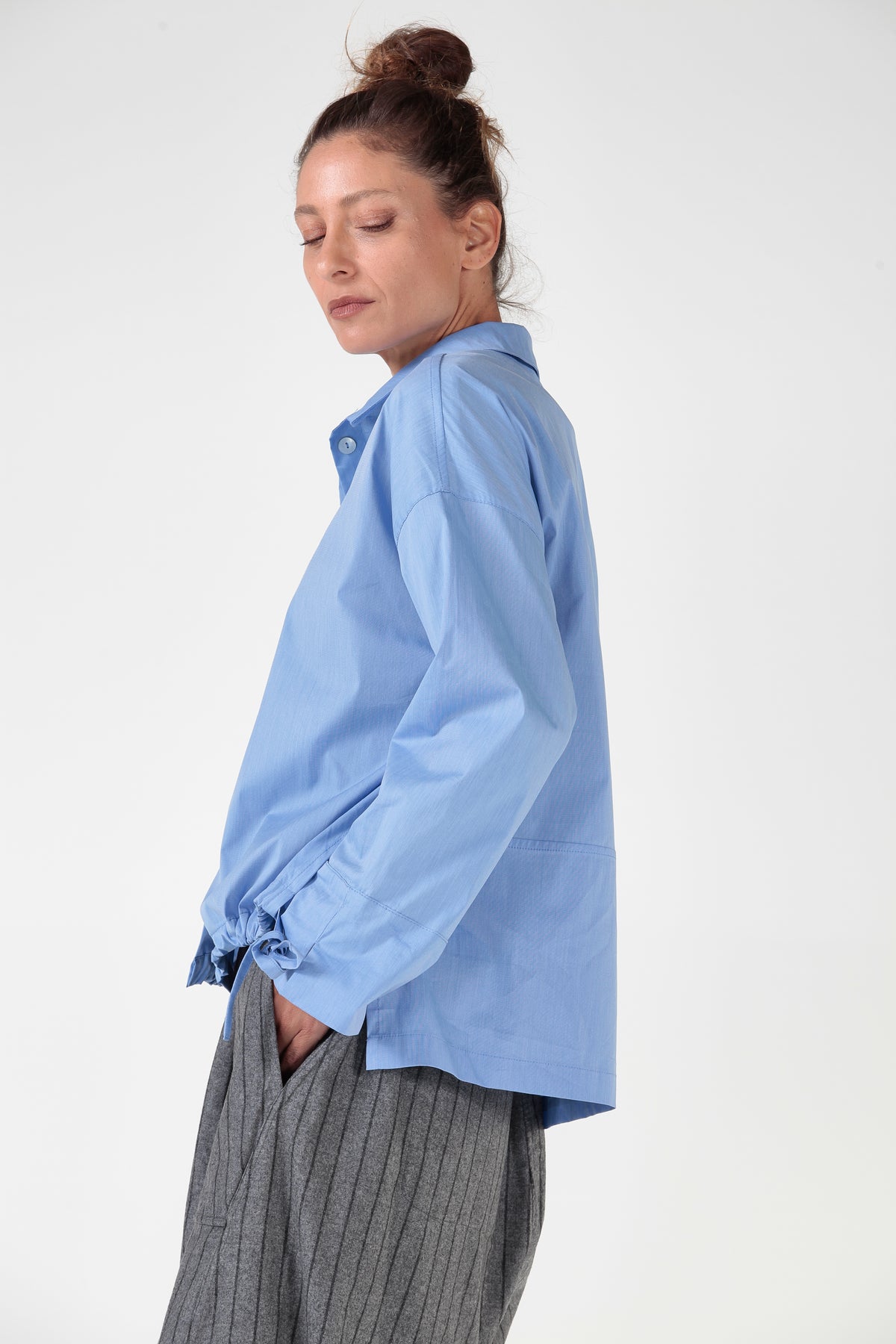 RE:BECCA— Camicia oversize in cotone e dettagli sartoriali
